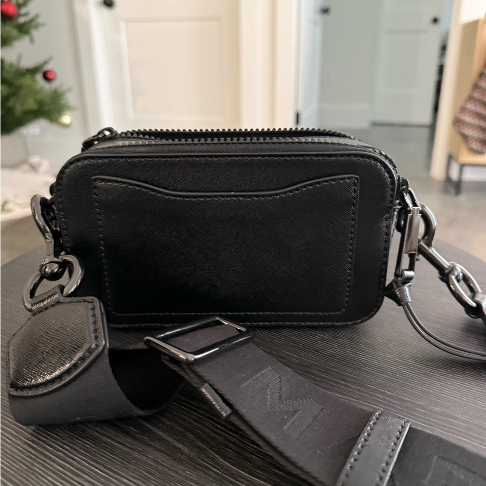 Black marc jacob camera bag
